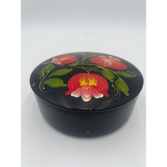 Vintage Russian Lacquered Hand painted Floral Trinket Box 5" x 2" - Picture 2 of 6